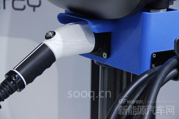 车和家李想:增程式电动车或许是解决充电焦虑的最佳途径